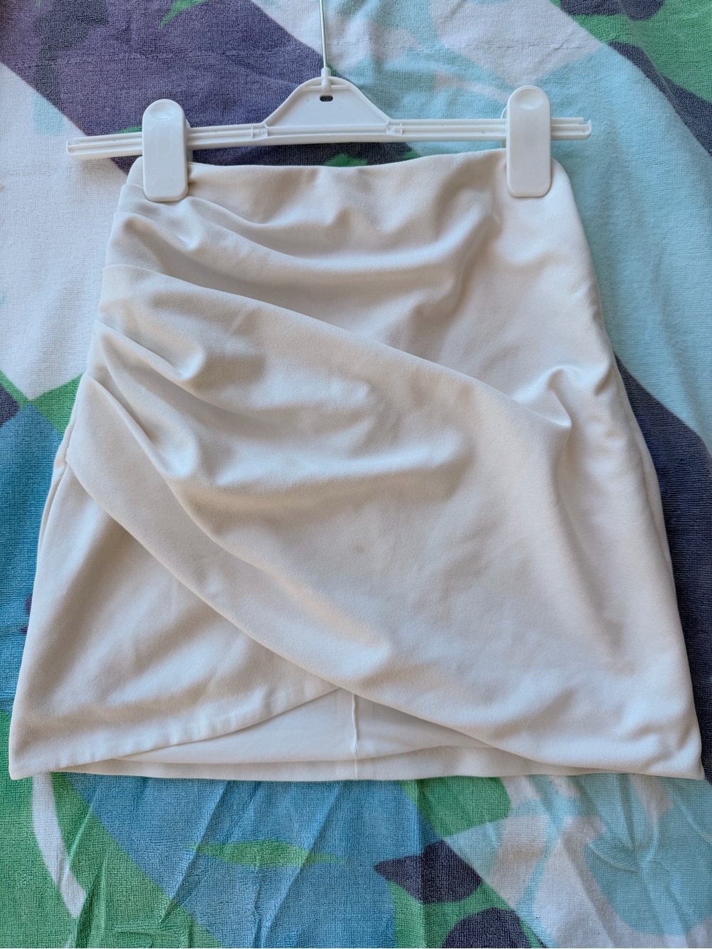 Zara White Wrap-Style Mini Skirt, Thick Nice Fabric XS, Great for Holidays!
